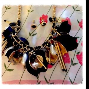 🇺🇸😎Modern Pearlesque Petal Set by Avon